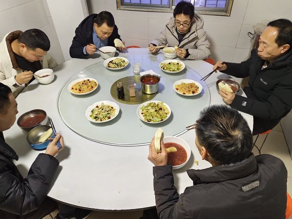 陜煤建設(shè)路橋分公司：心系職工辦實(shí)事，暖心舉措惠職工