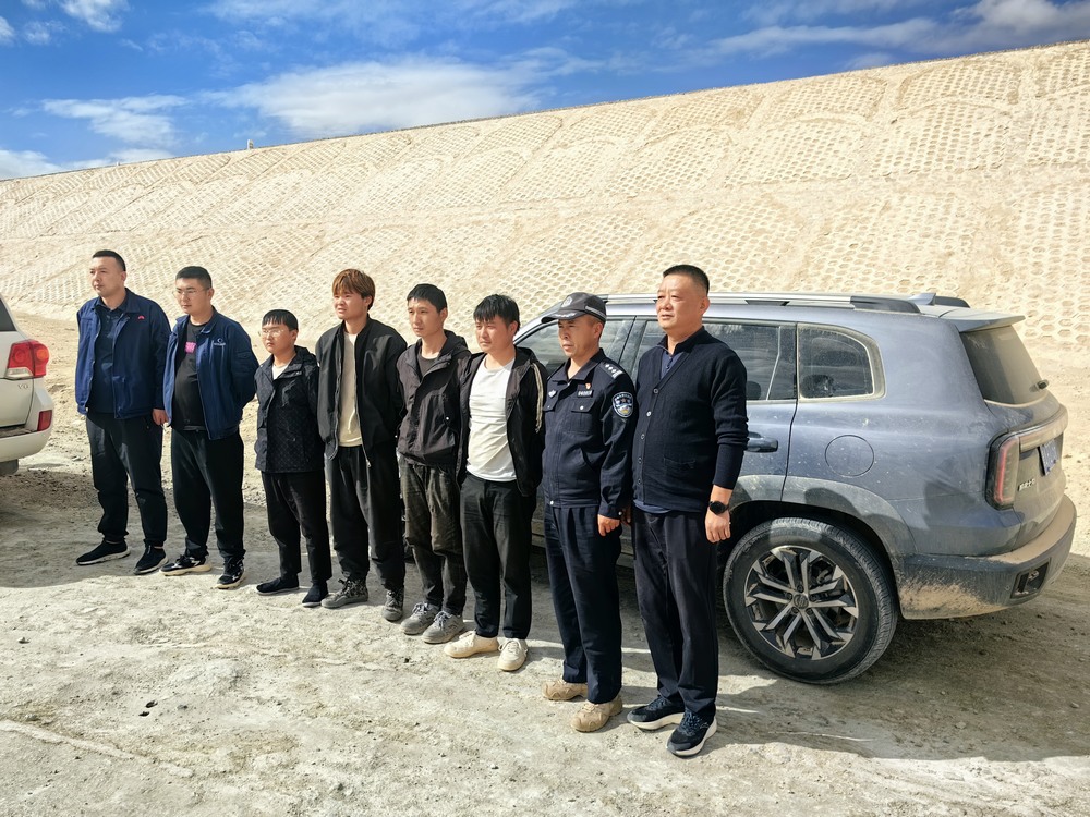 陜煤建設(shè)天工公司：與時(shí)間賽跑，6小時(shí)上演生死戈壁灘救援